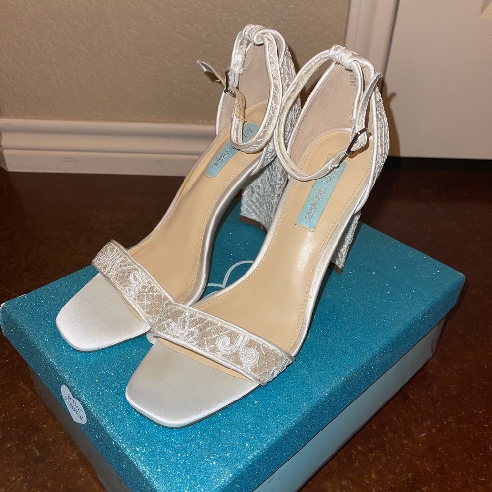 Betsey Johnson Blue Arti Heels